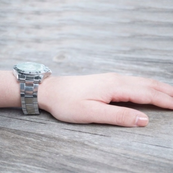 PEANUTS THE CAST CUSTOM STAINLESS STEEL WATCH NWT - Picture 3 of 7